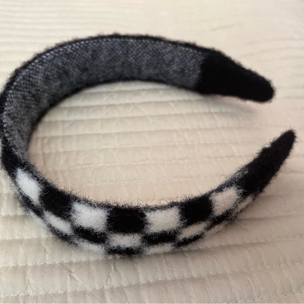 Checkered headband